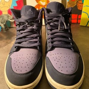 AIR JORDAN 1s Mid